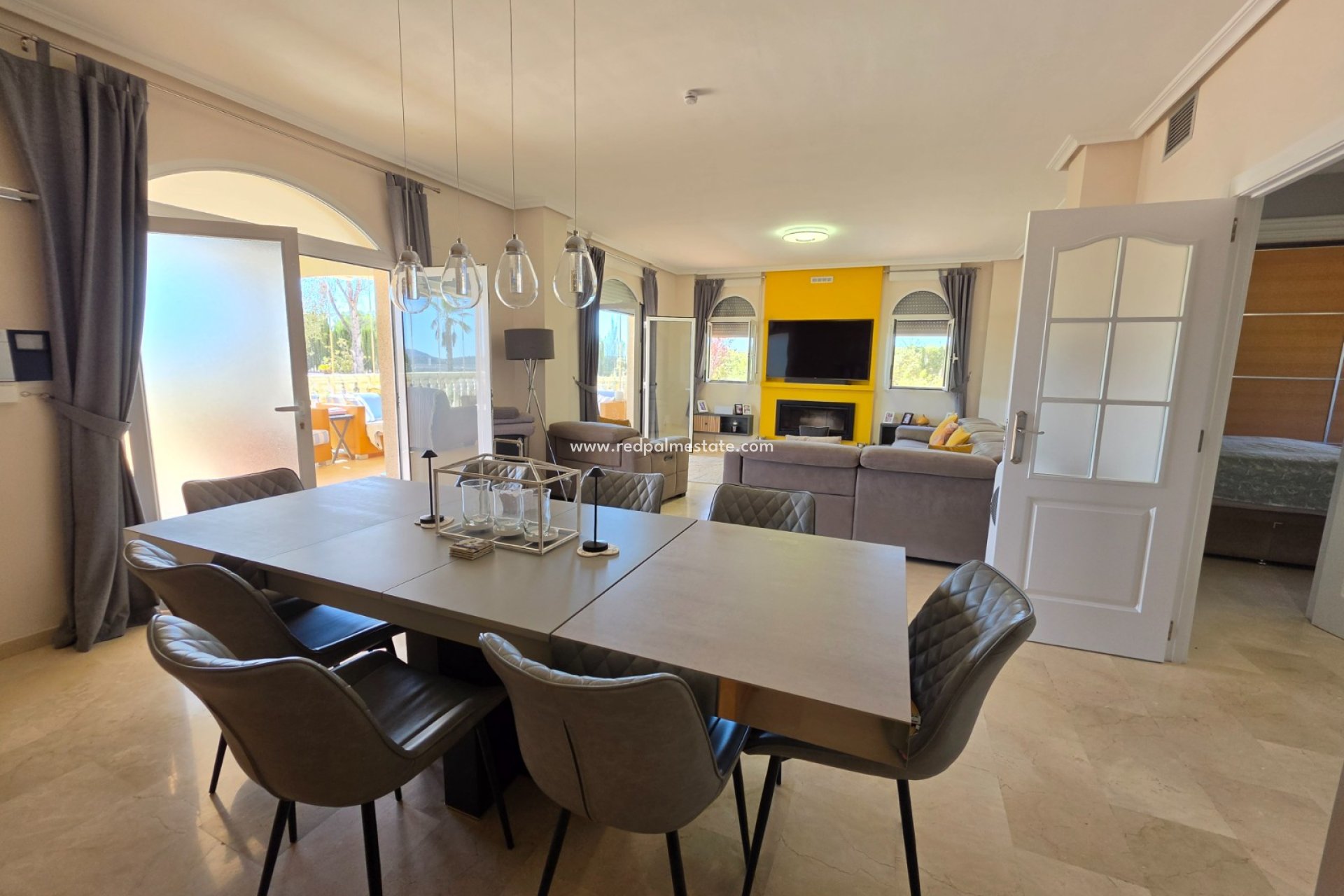 Resale - Villa -
Pinoso - Inland