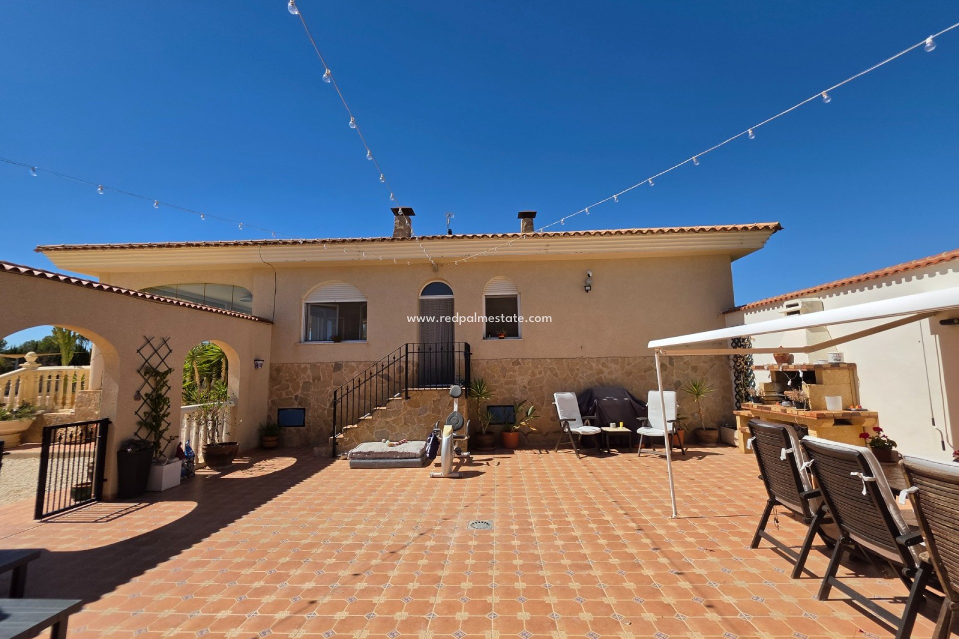 Resale - Villa -
Pinoso - Inland