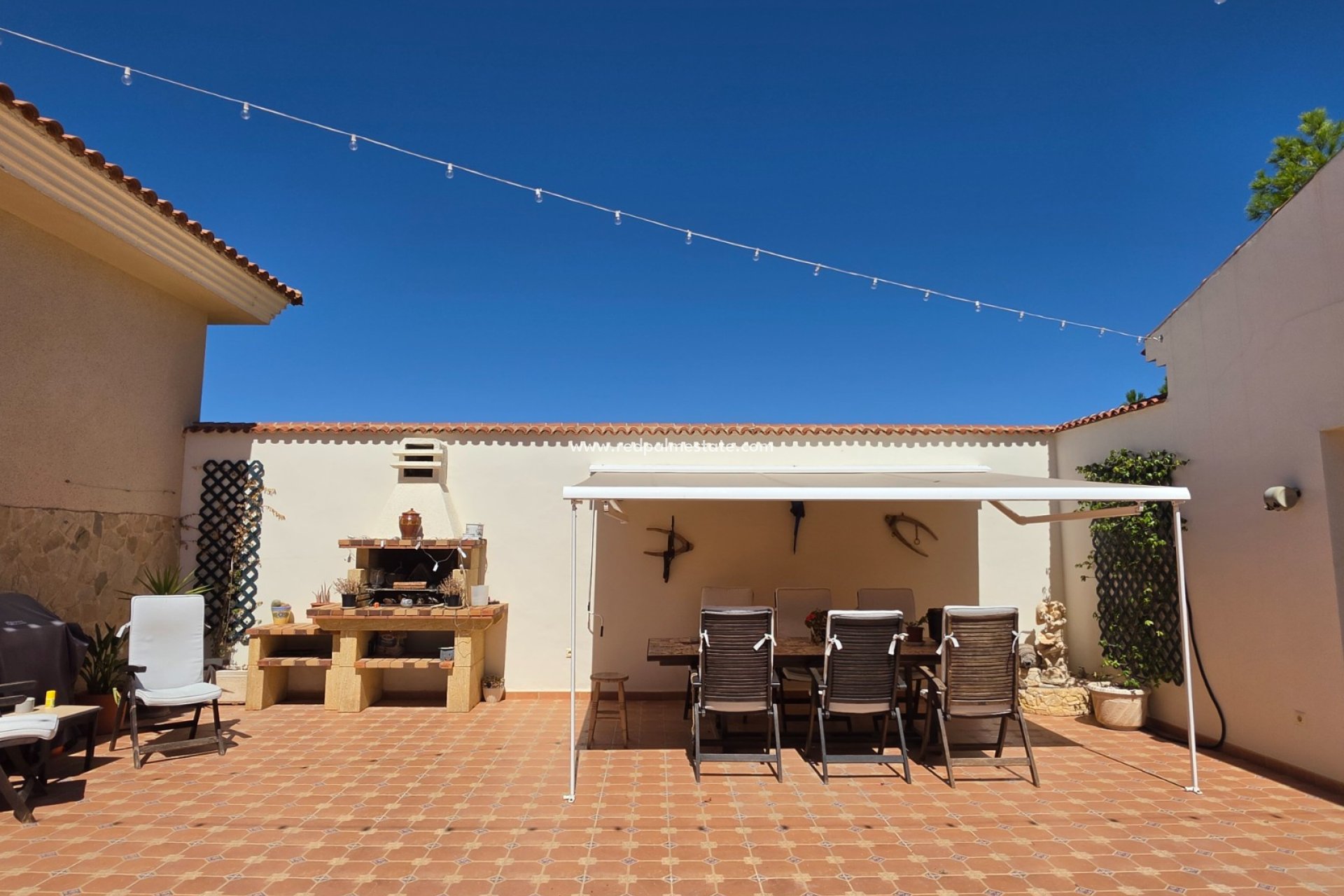 Resale - Villa -
Pinoso - Inland