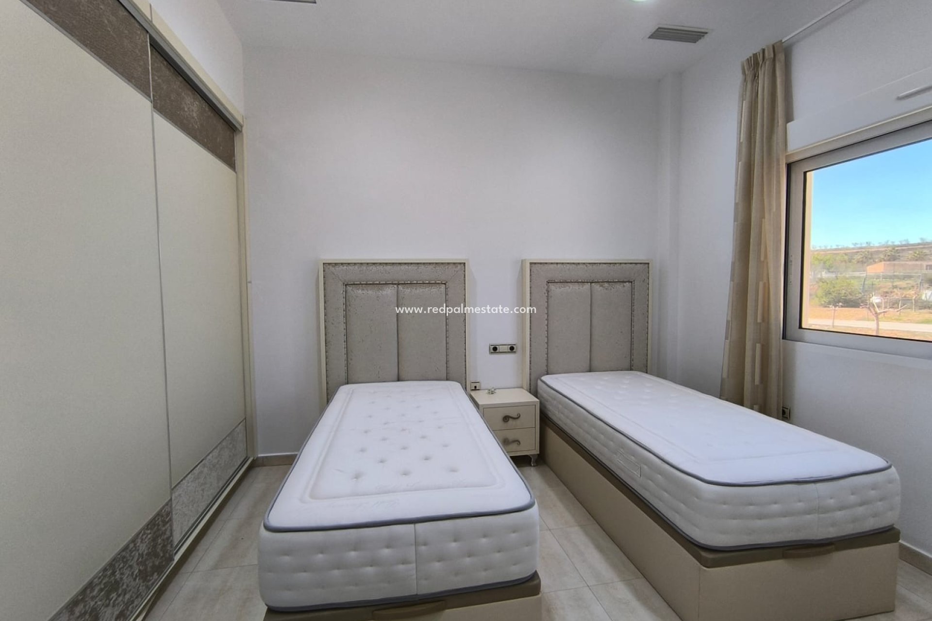 Resale - Villa -
Pinoso - Inland