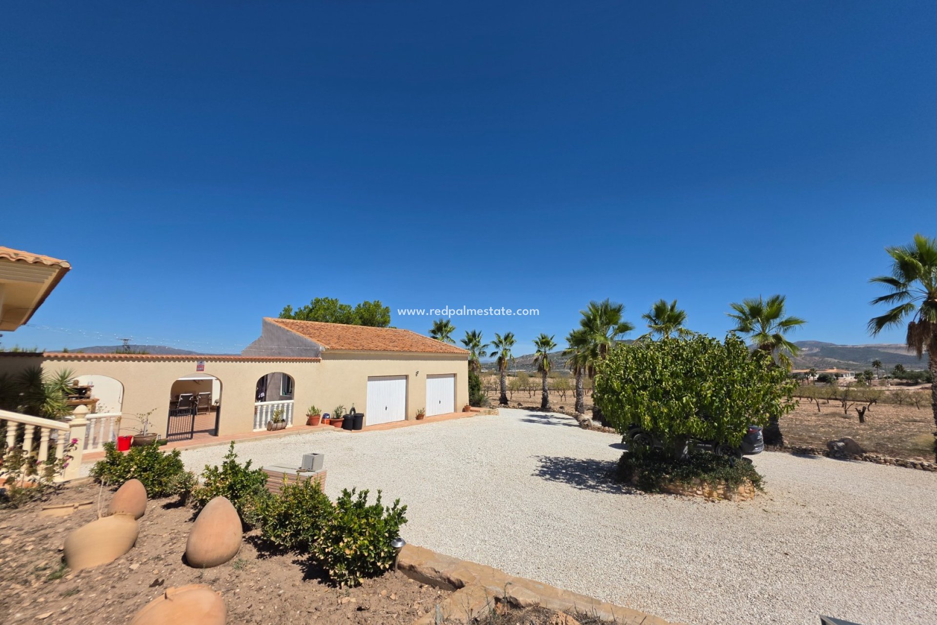 Resale - Villa -
Pinoso - Inland