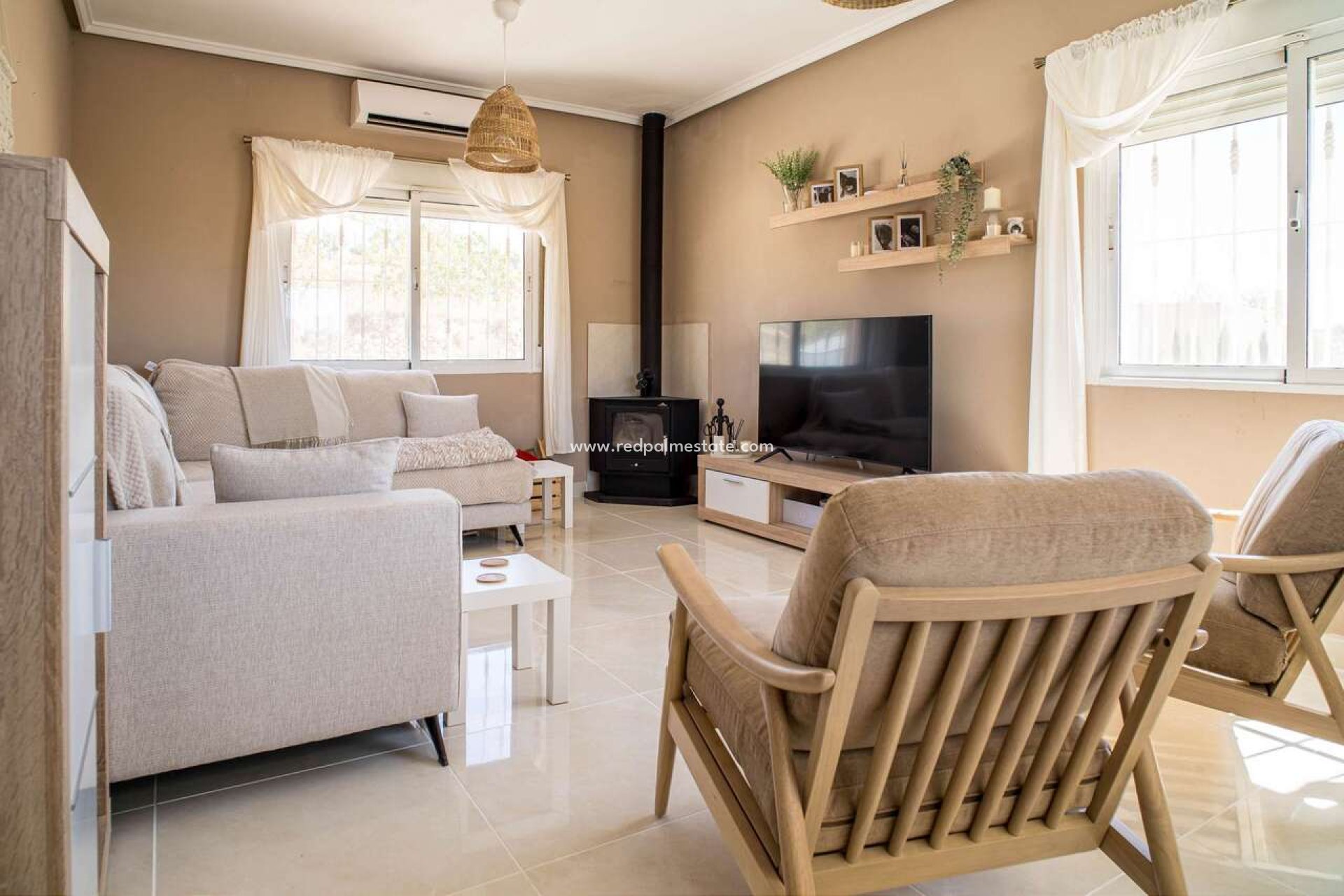 Resale - Villa -
Pinoso - Inland