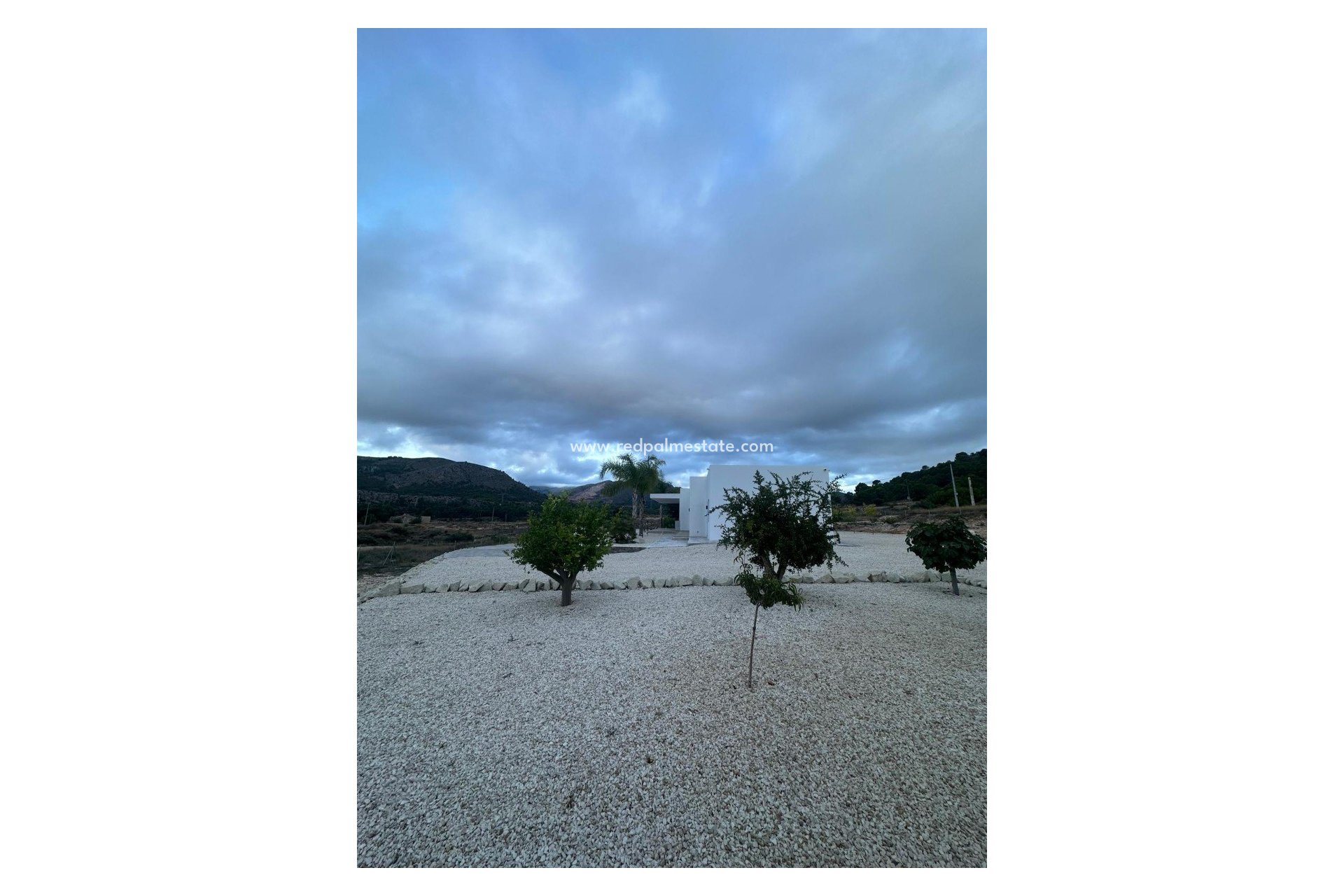 Resale - Villa -
Pinoso - Inland