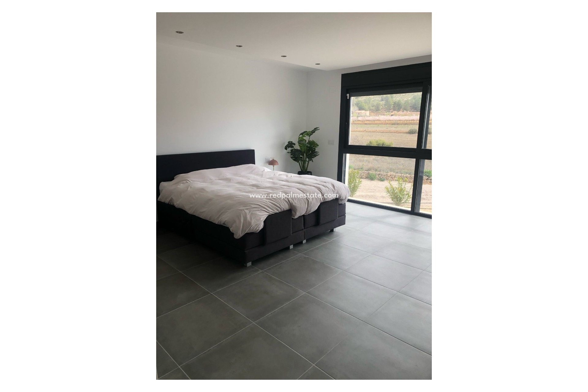 Resale - Villa -
Pinoso - Inland