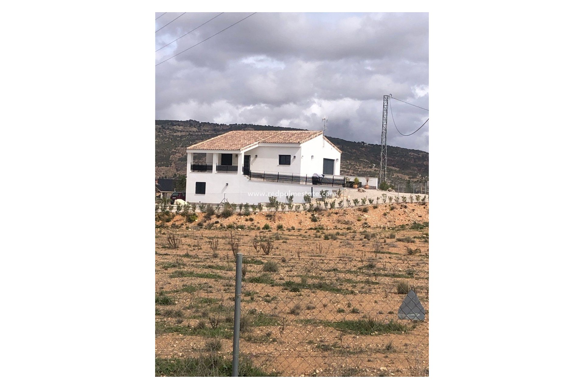 Resale - Villa -
Pinoso - Inland