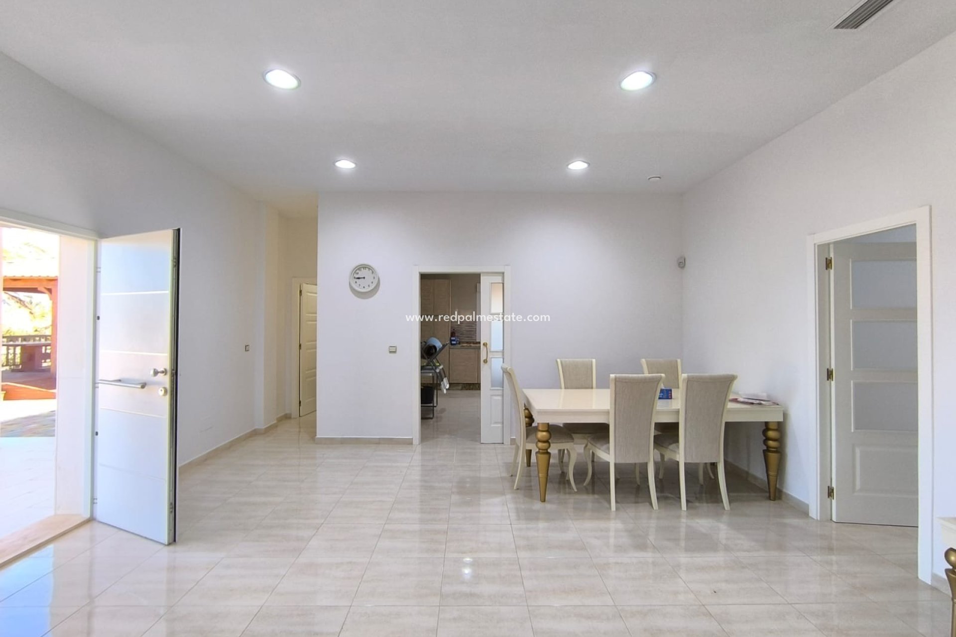 Resale - Villa -
Pinoso - Inland