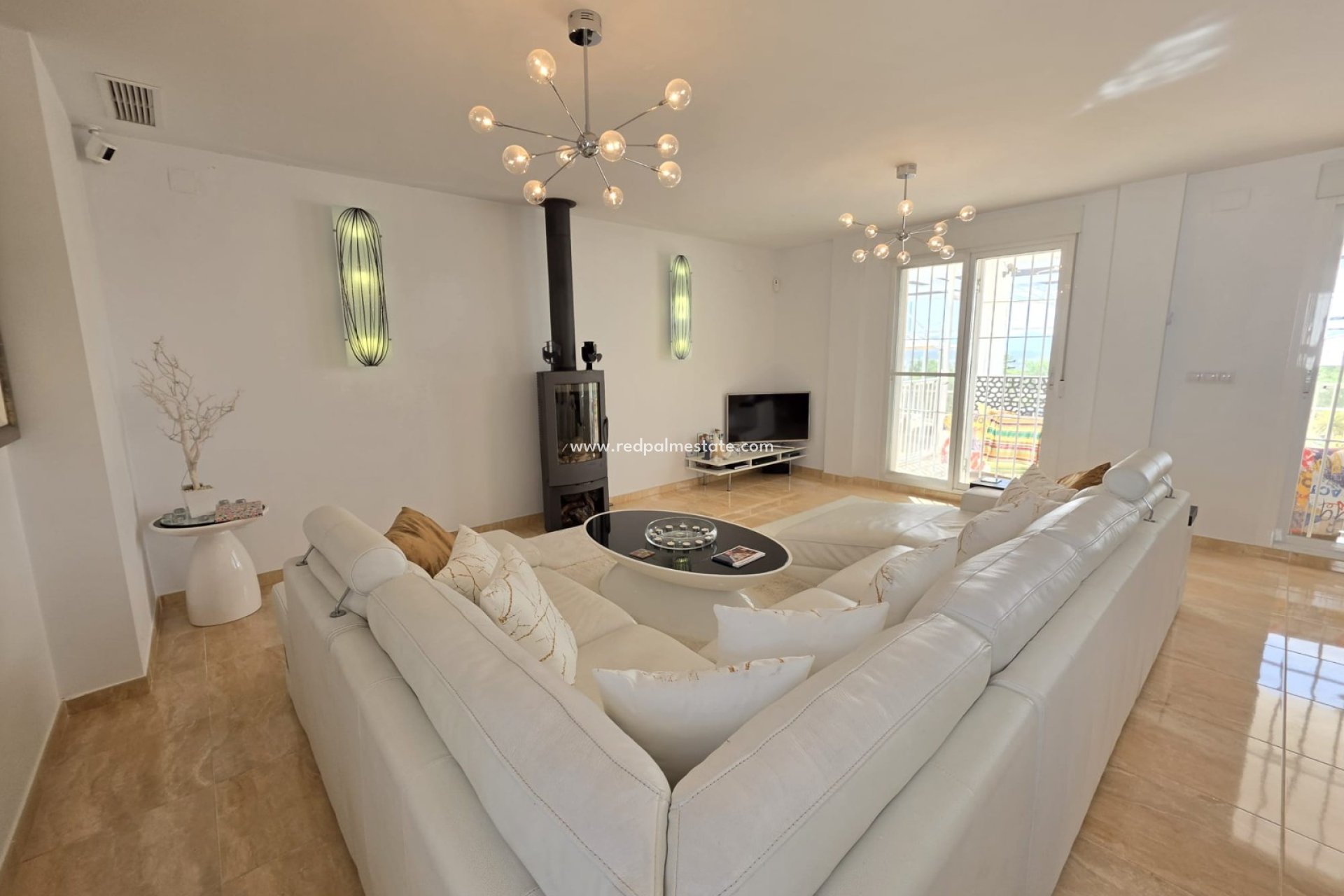 Resale - Villa -
Pinoso - Inland