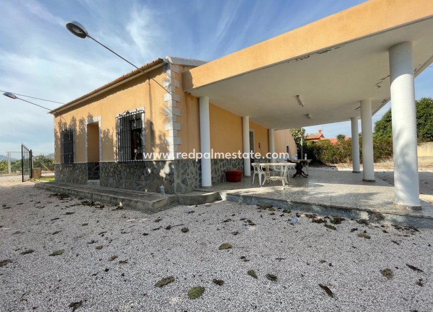 Resale - Villa -
Redován - Inland