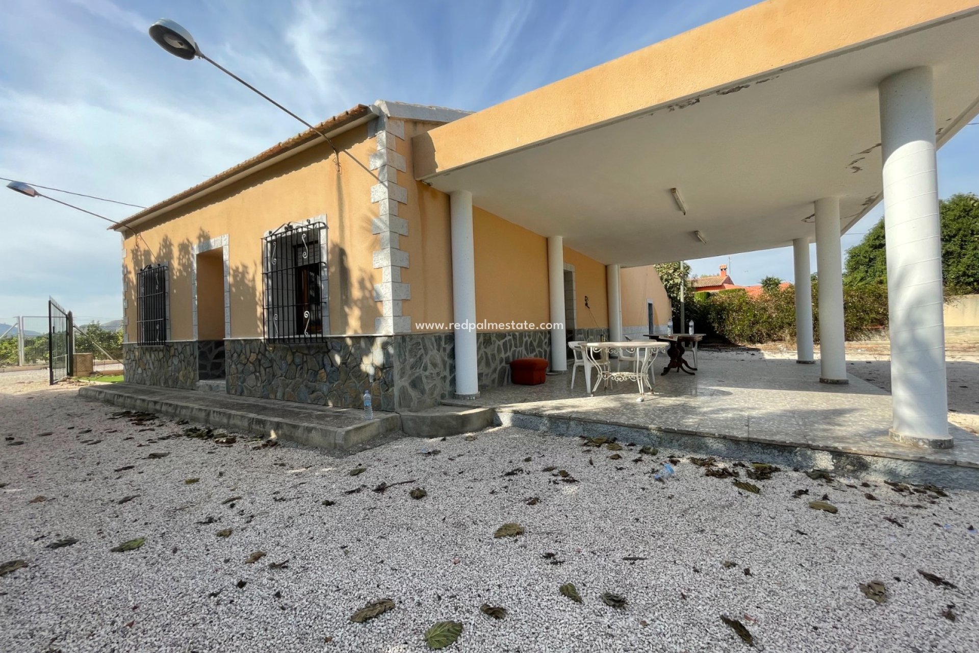 Resale - Villa -
Redován - Inland