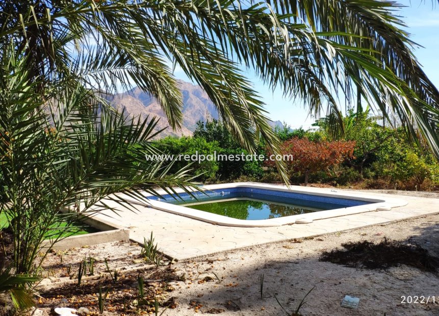 Resale - Villa -
Redován - Inland