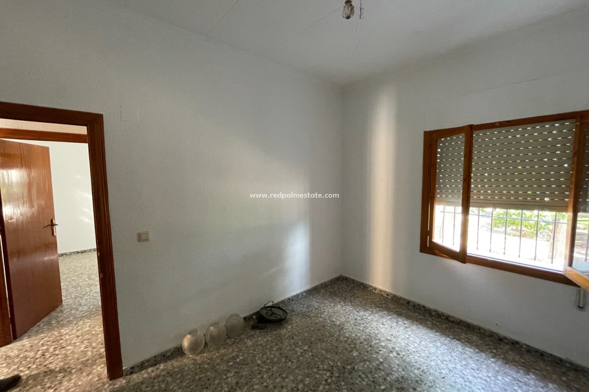 Resale - Villa -
Redován - Inland