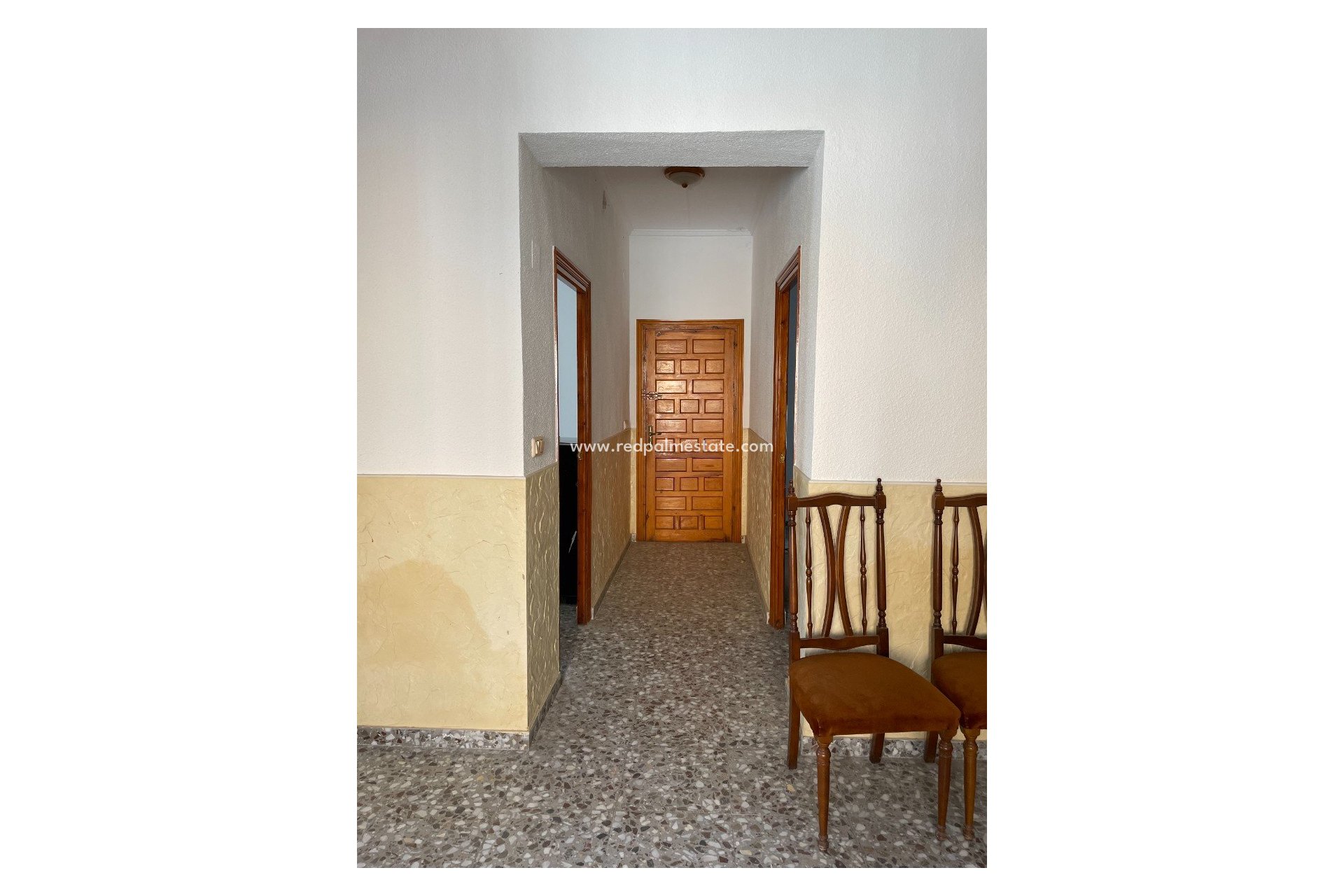 Resale - Villa -
Redován - Inland