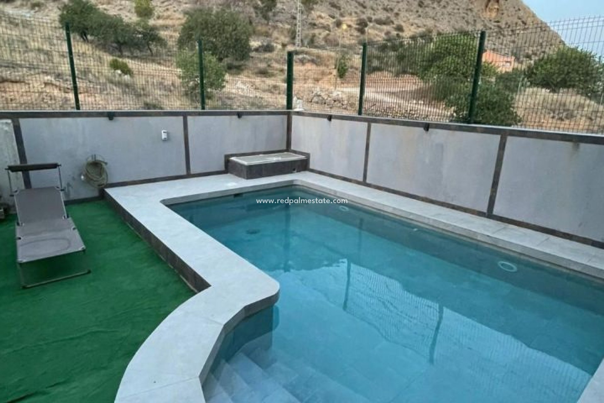 Resale - Villa -
Redován - Inland