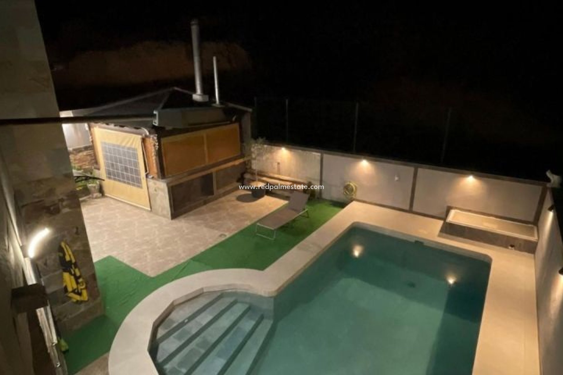 Resale - Villa -
Redován - Inland