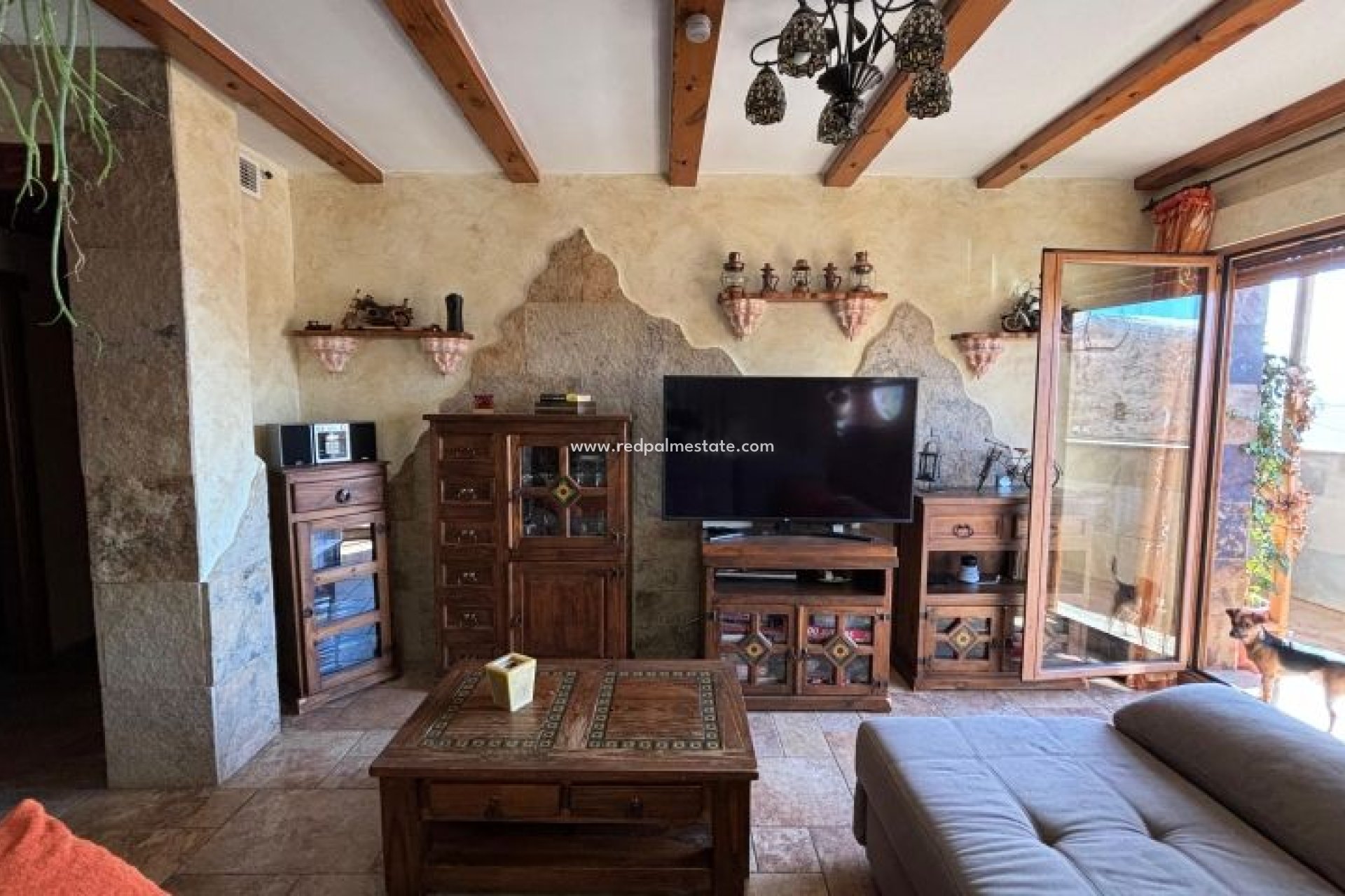 Resale - Villa -
Redován - Inland