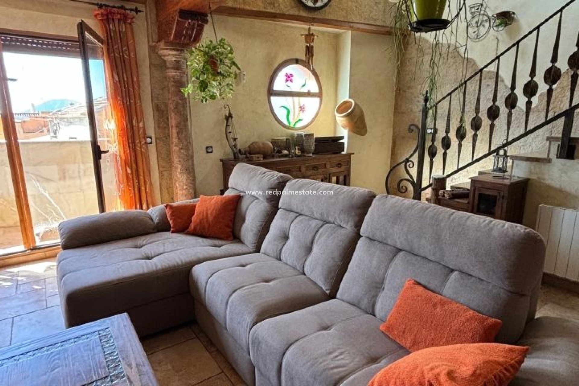 Resale - Villa -
Redován - Inland