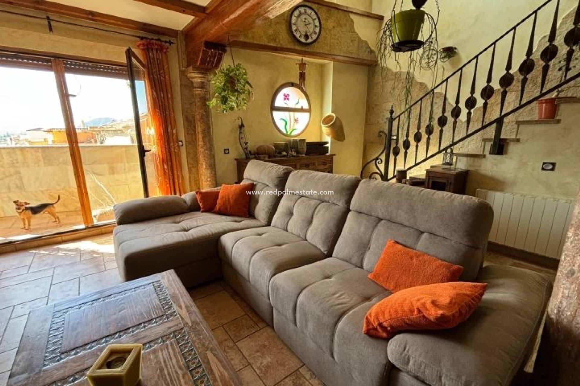 Resale - Villa -
Redován - Inland