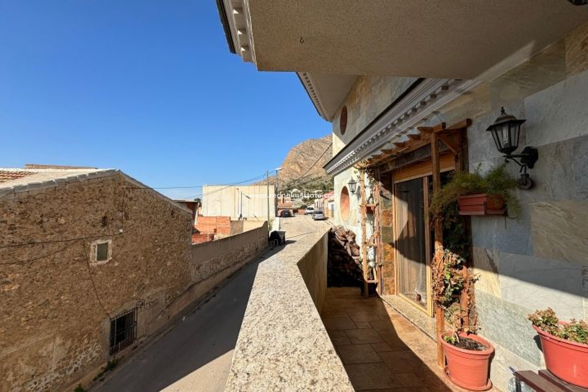 Resale - Villa -
Redován - Inland