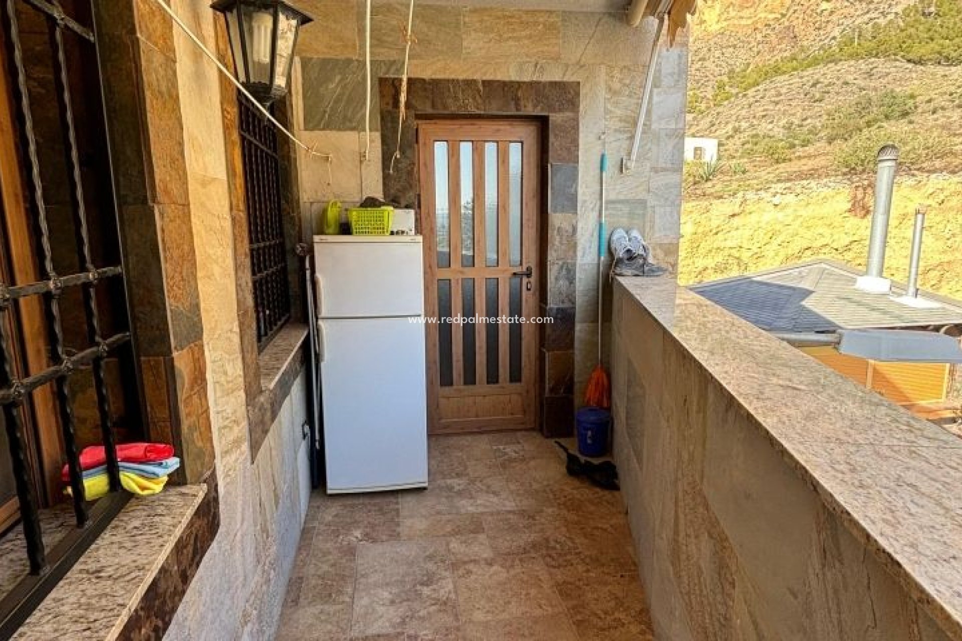 Resale - Villa -
Redován - Inland