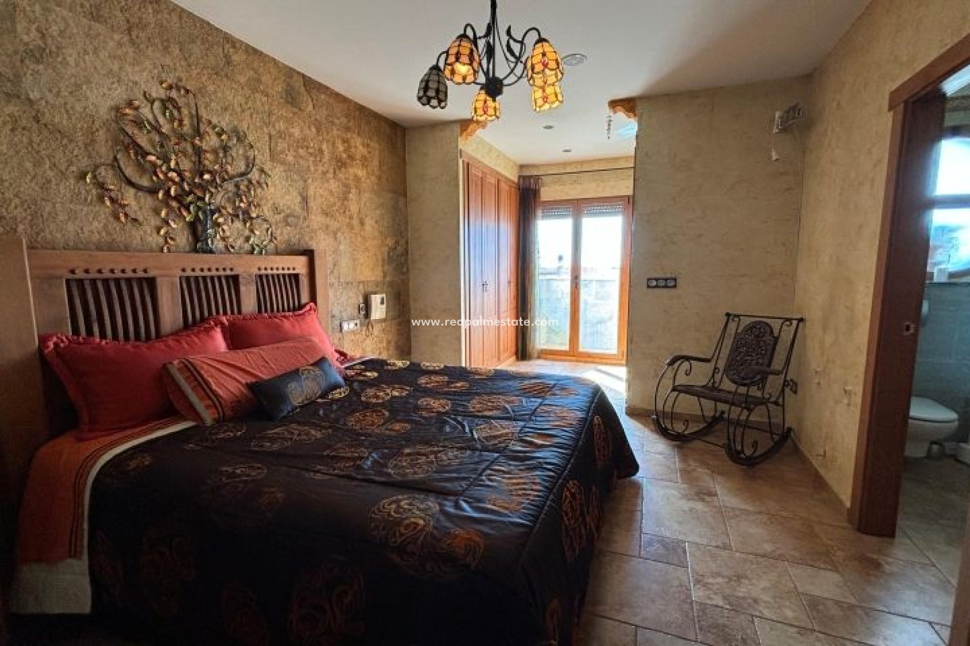 Resale - Villa -
Redován - Inland