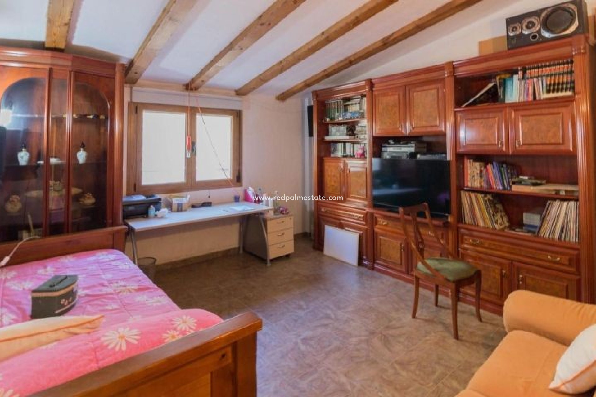 Resale - Villa -
Redován - Inland