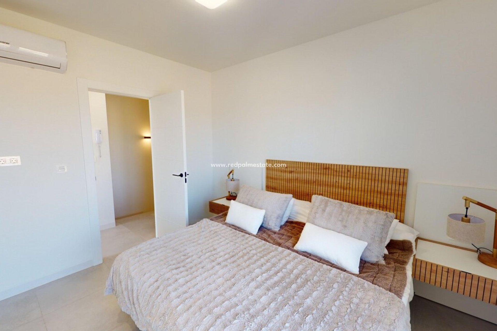 Resale - Villa -
ROLDAN - Inland