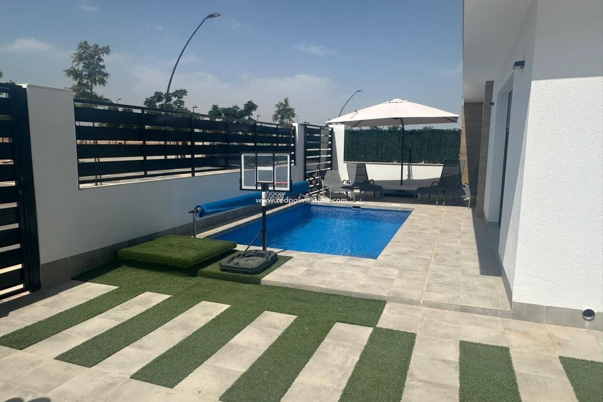 Resale - Villa -
ROLDAN - Inland