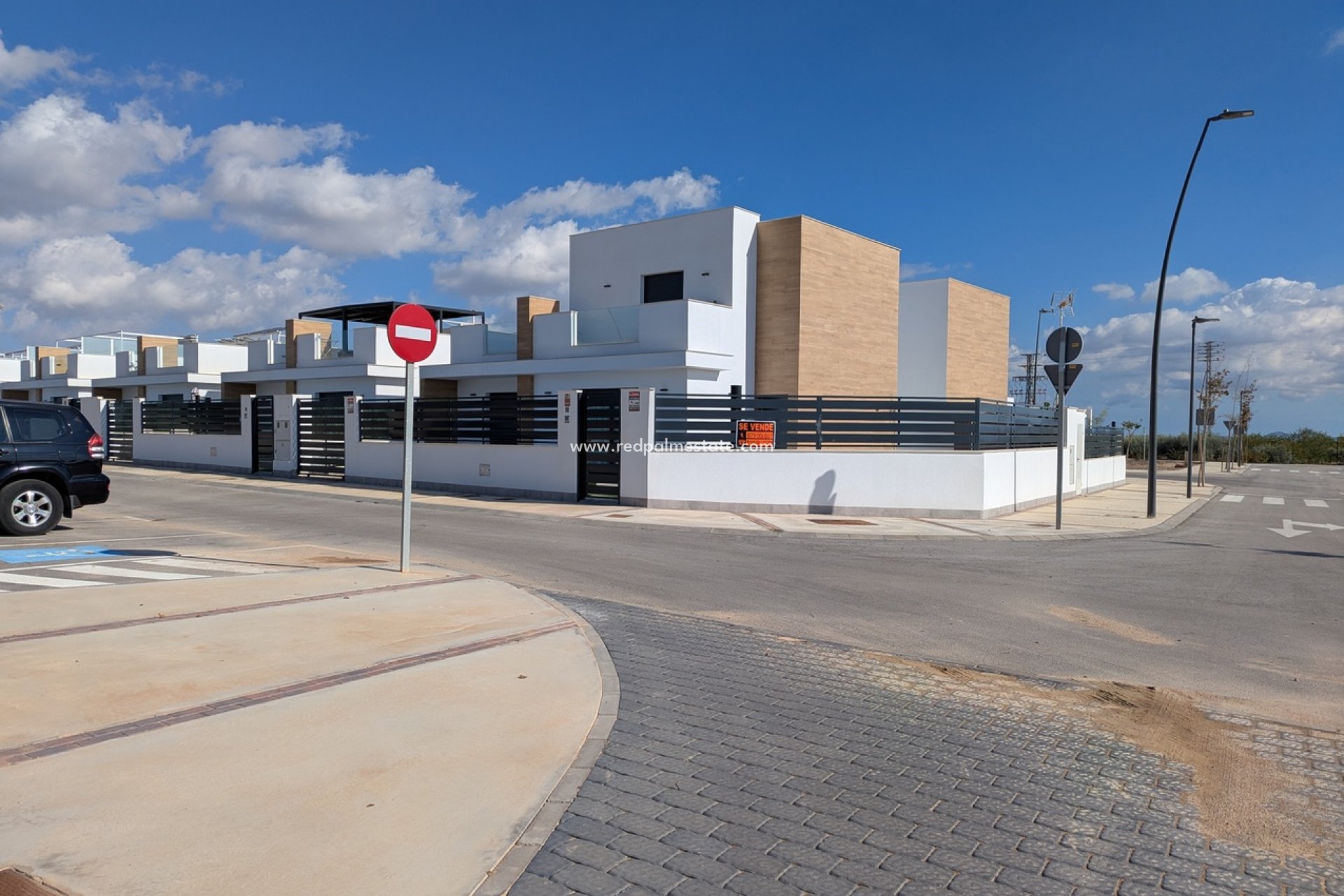 Resale - Villa -
ROLDAN - Inland