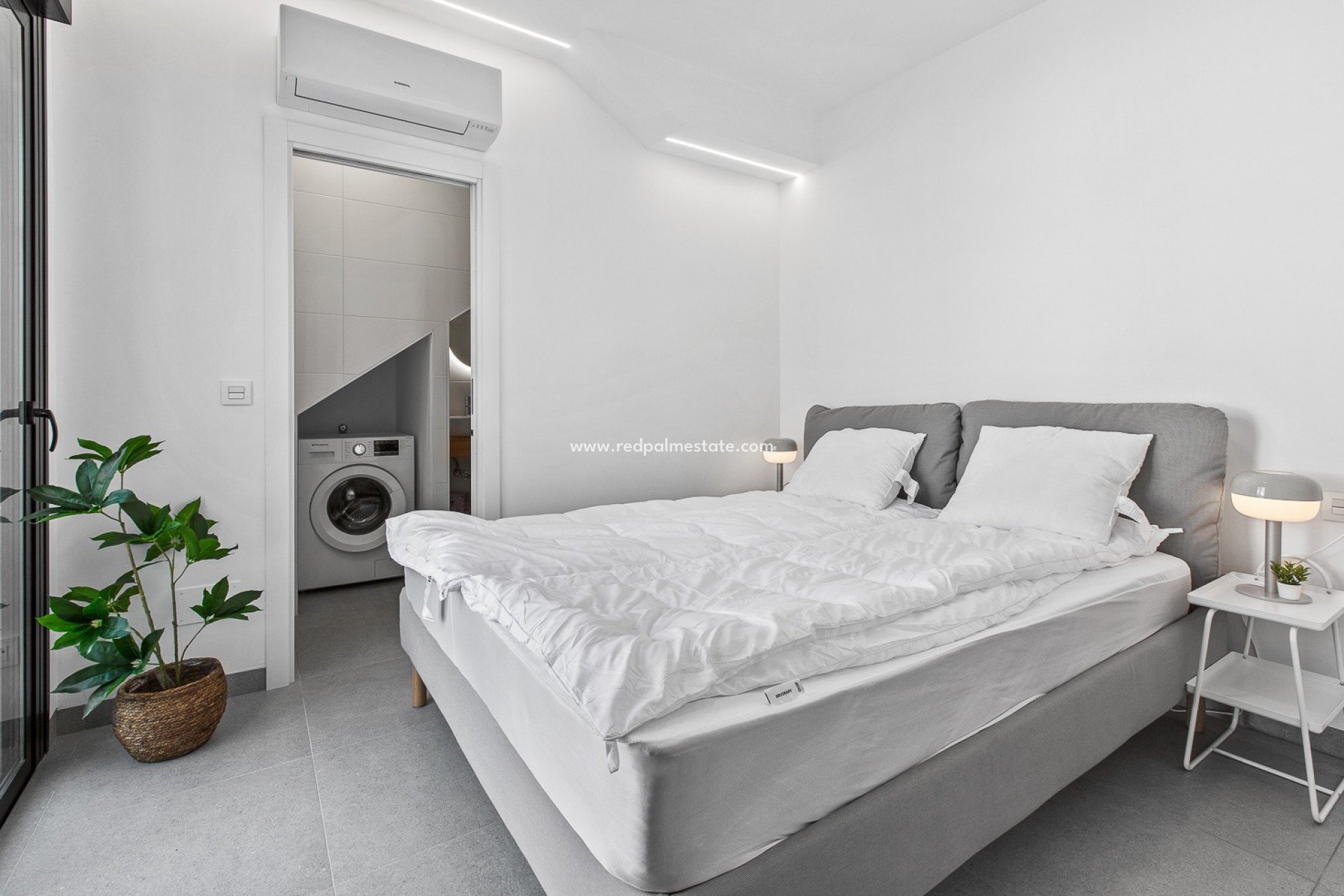 Resale - Villa -
ROLDAN - Lo Ferro