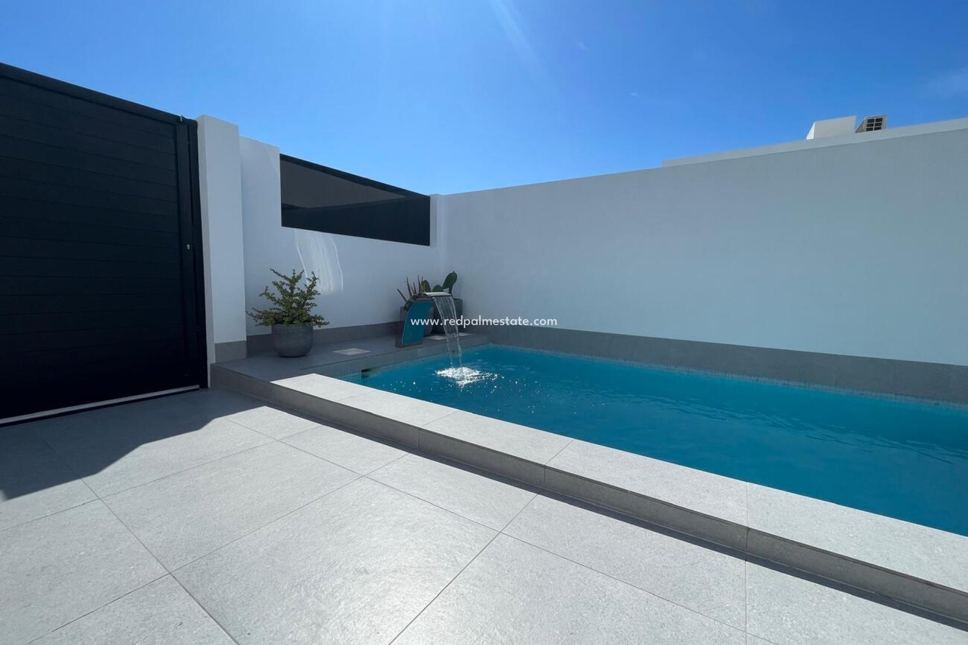 Resale - Villa -
ROLDAN - Torre Pachecco