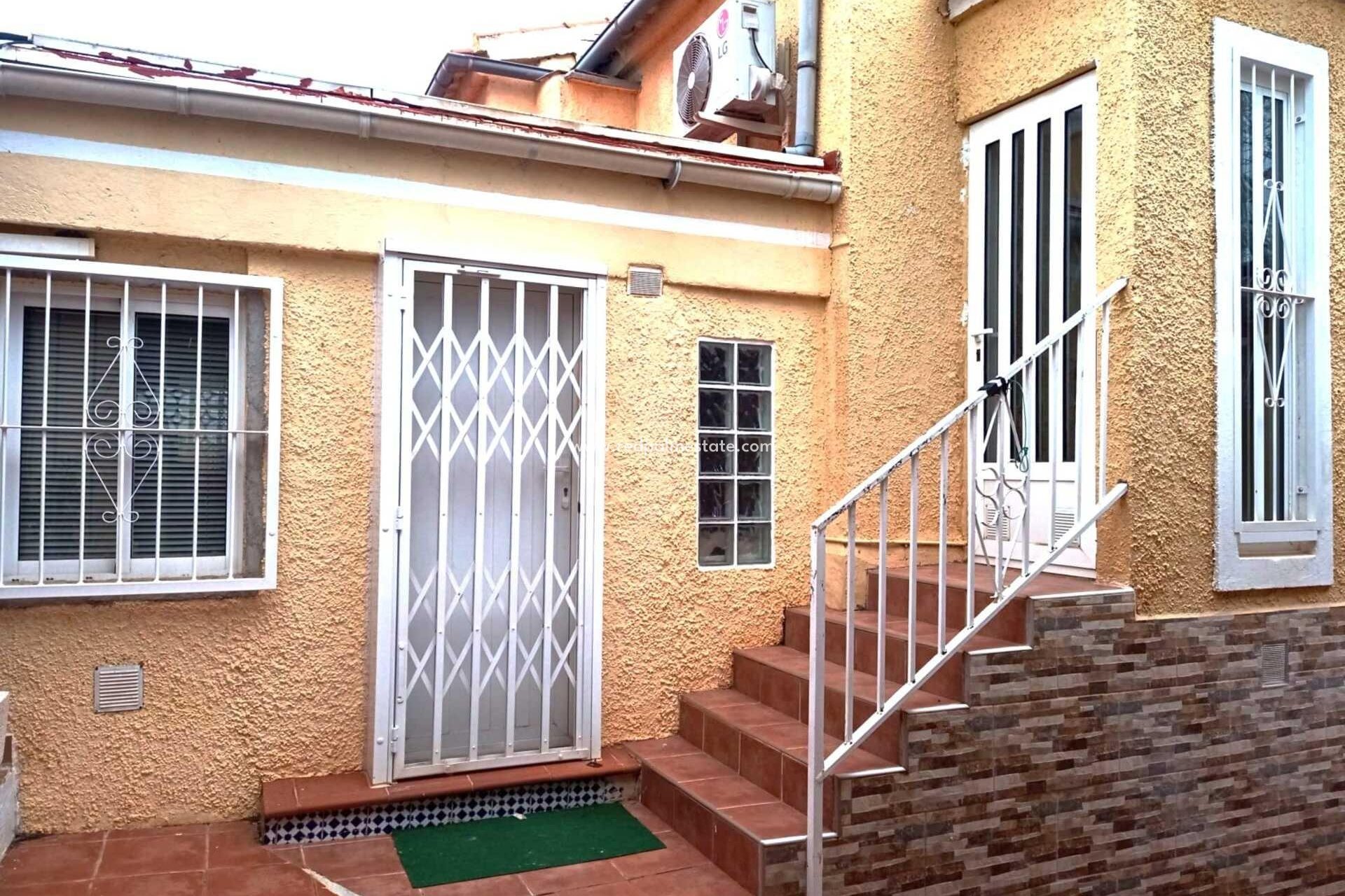 Resale - Villa -
San Fulgencio - La Marina