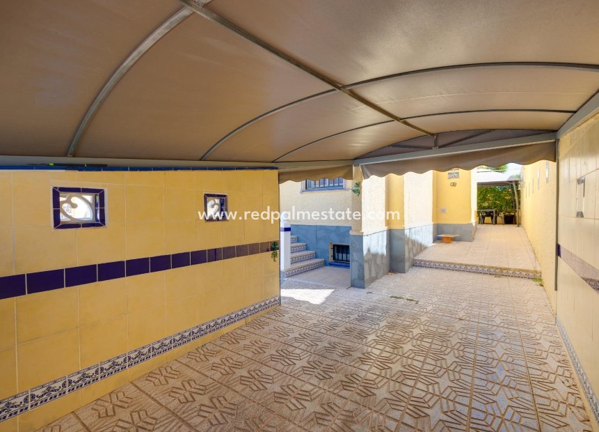 Resale - Villa -
San Fulgencio - La Marina