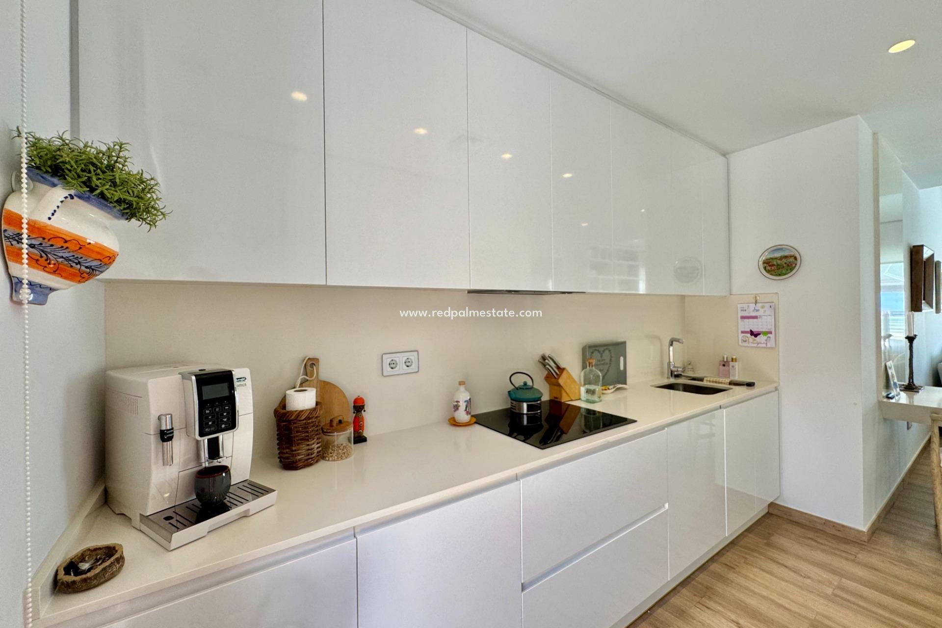 Resale - Villa -
San Miguel de Salinas - Bellavista