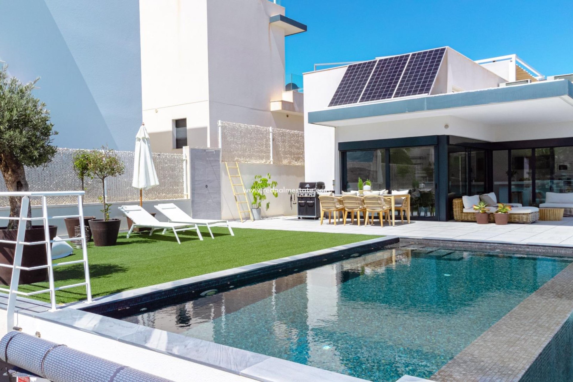 Resale - Villa -
San Miguel de Salinas - Bellavista