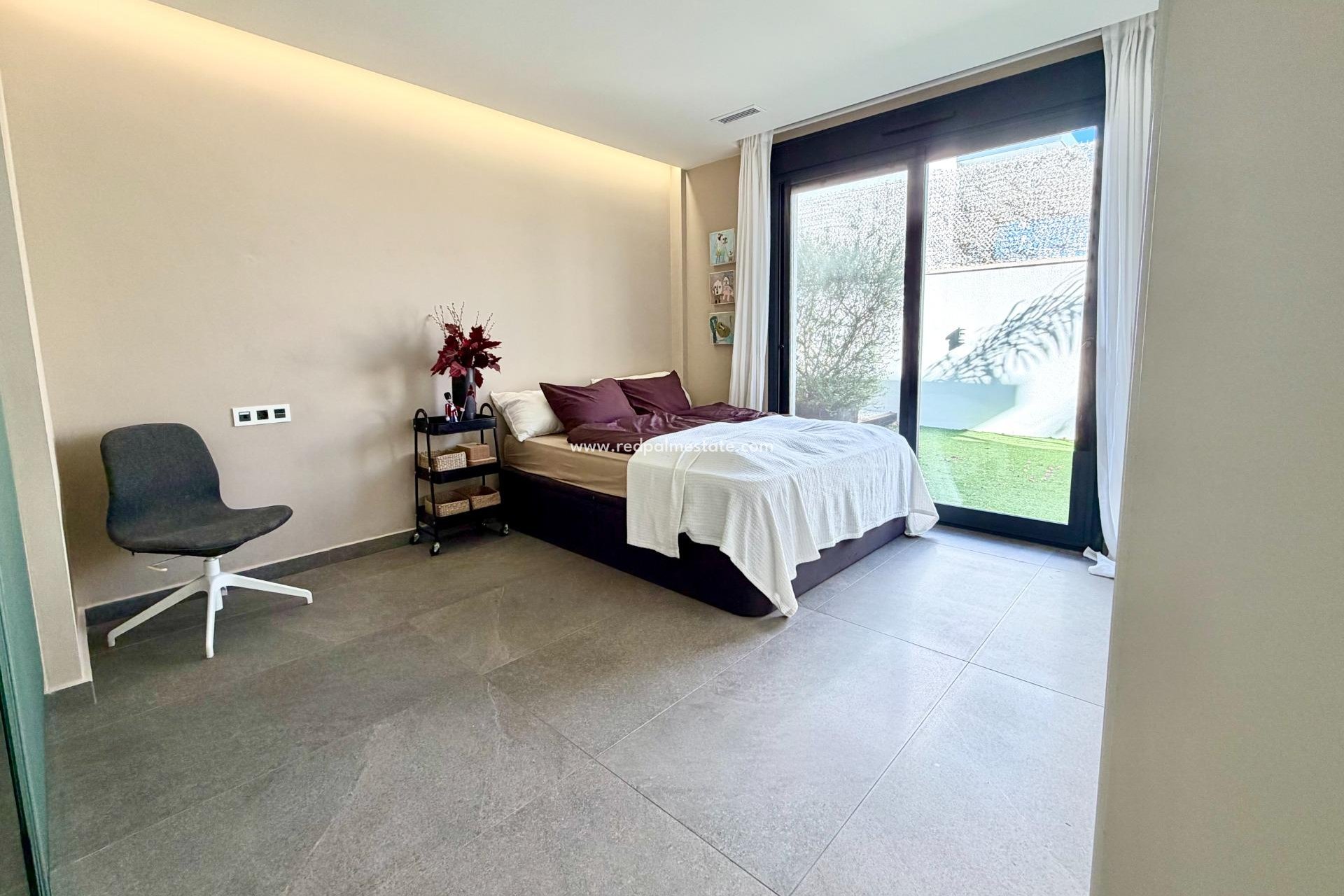 Resale - Villa -
San Miguel de Salinas - Bellavista