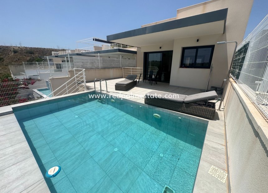 Resale - Villa -
San Miguel de Salinas - Inland