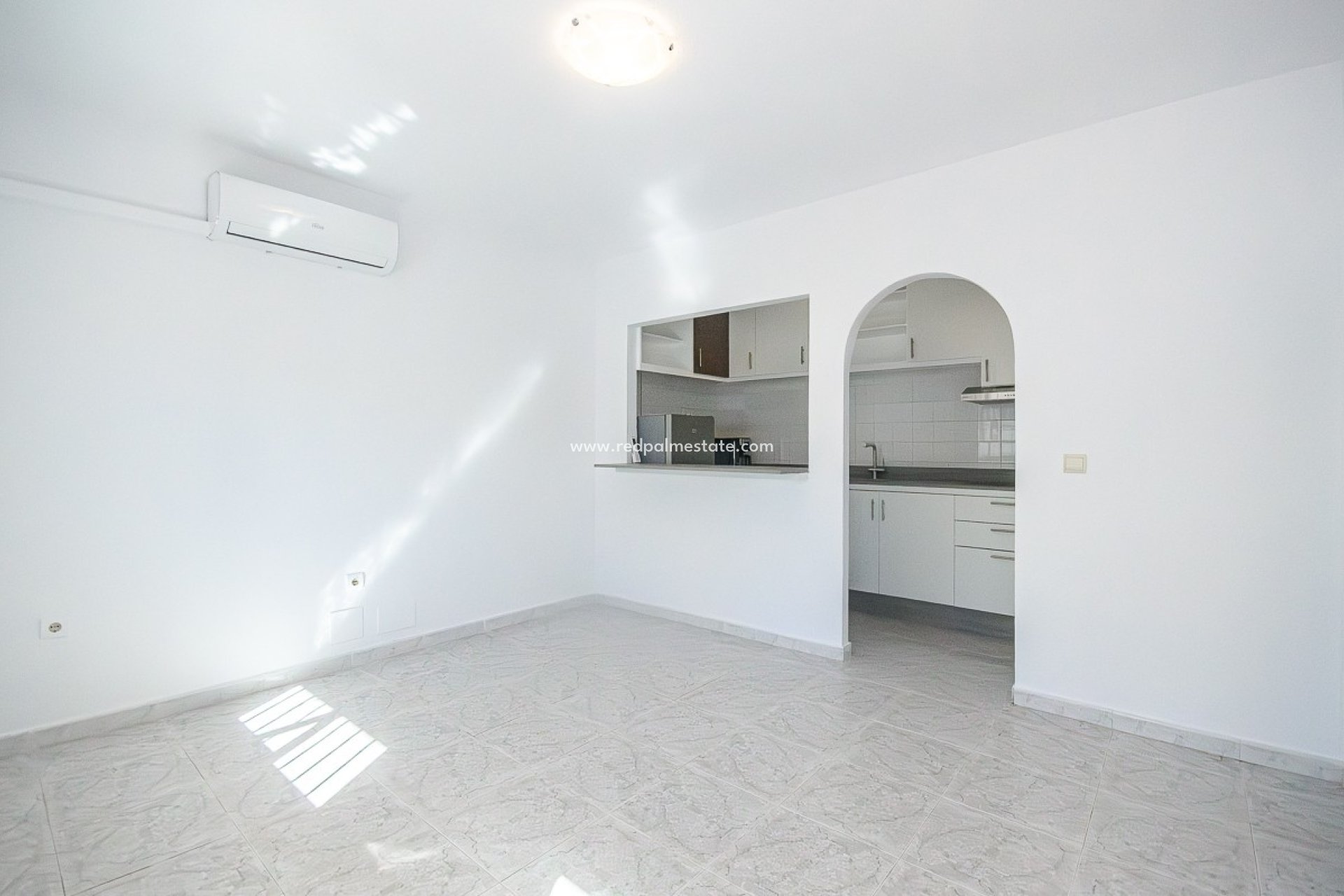 Resale - Villa -
San Miguel de Salinas - Inland