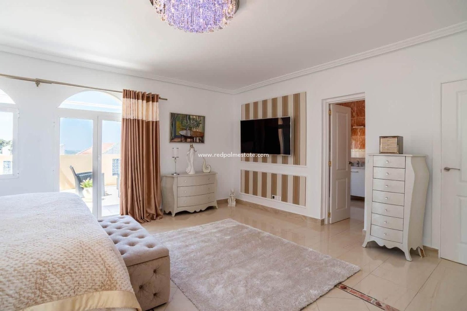 Resale - Villa -
San Miguel de Salinas - Inland