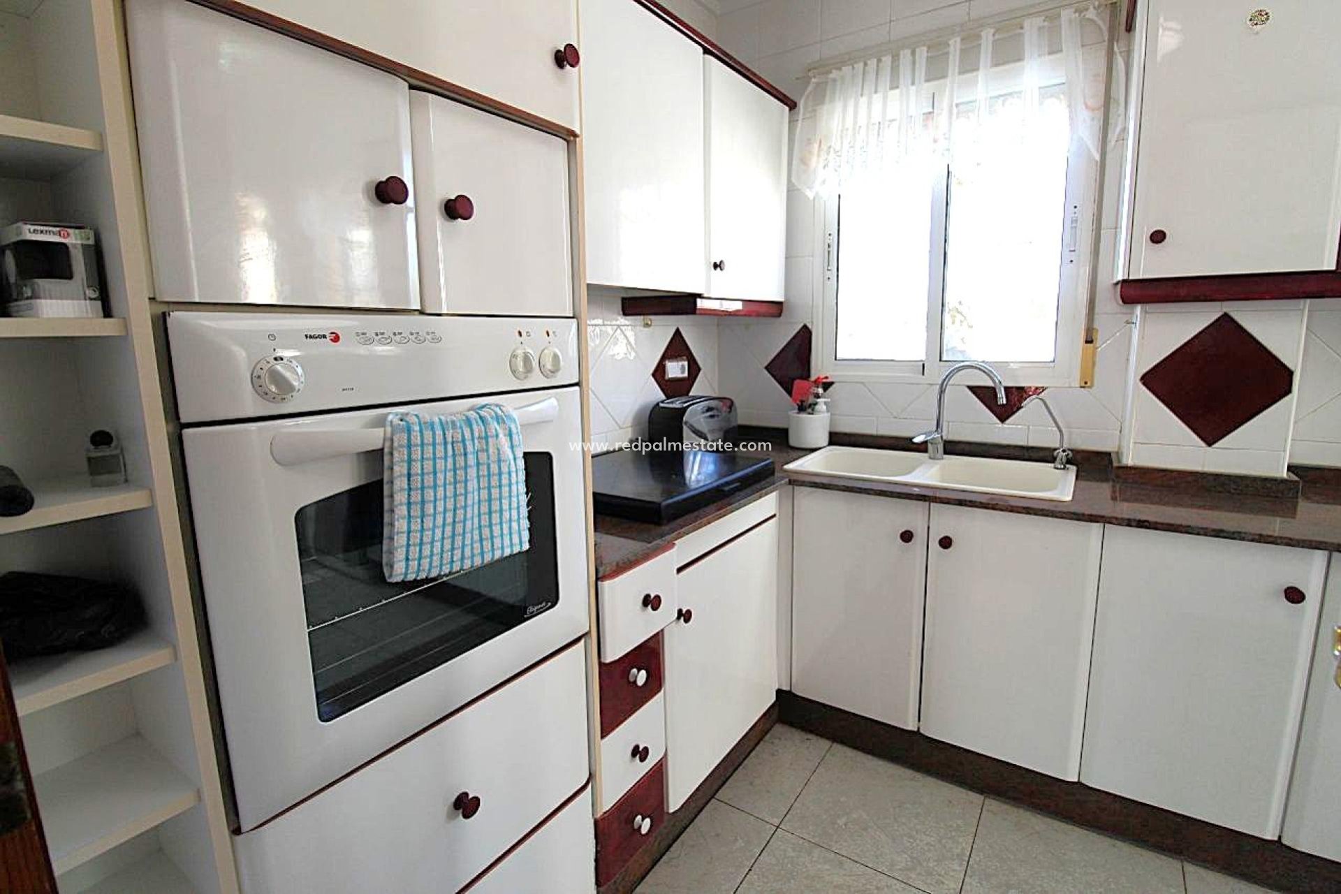 Resale - Villa -
San Miguel de Salinas - Inland