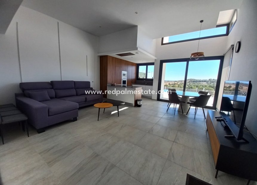 Resale - Villa -
San Miguel de Salinas - Inland