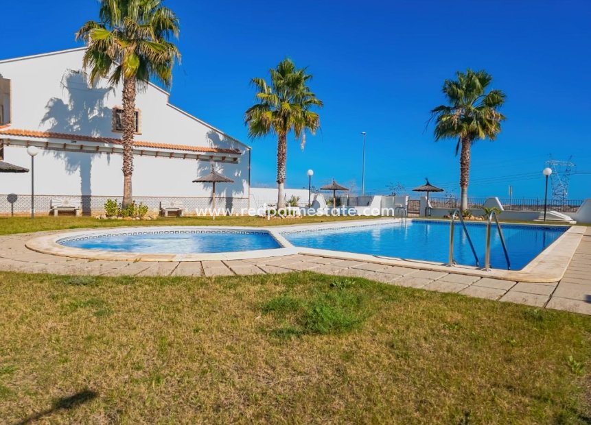 Resale - Villa -
San Miguel de Salinas - Inland