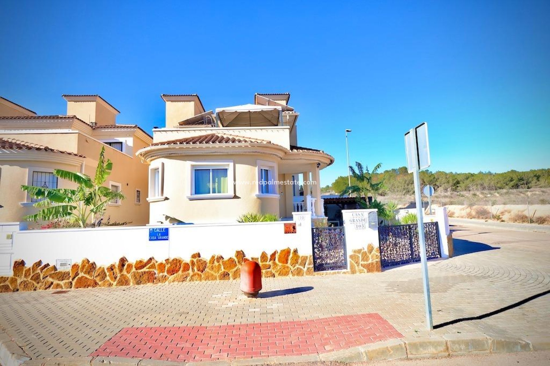 Resale - Villa -
San Miguel de Salinas - Inland