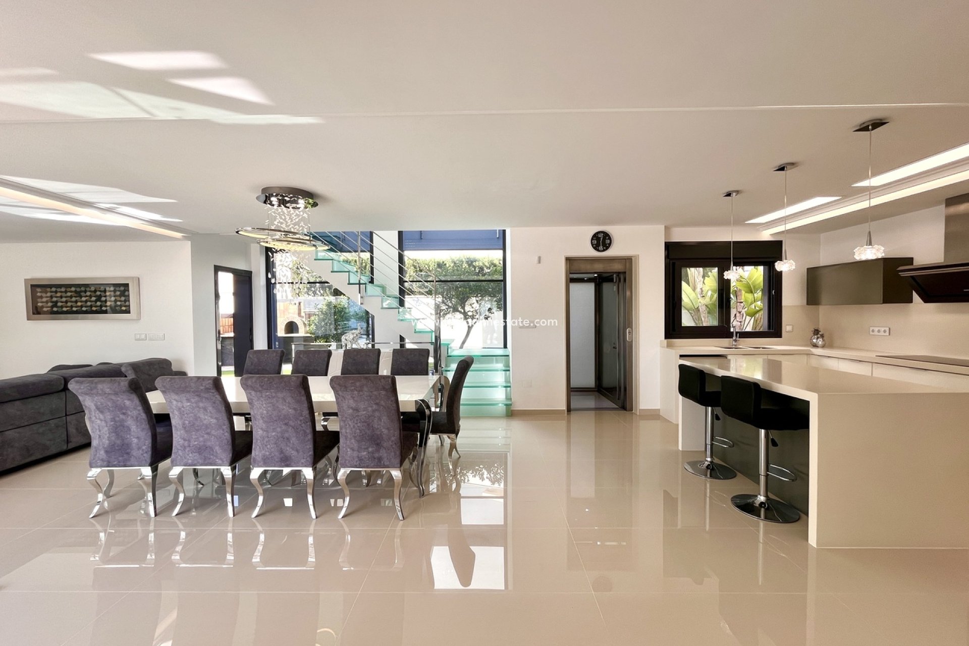 Resale - Villa -
San Miguel de Salinas - Inland