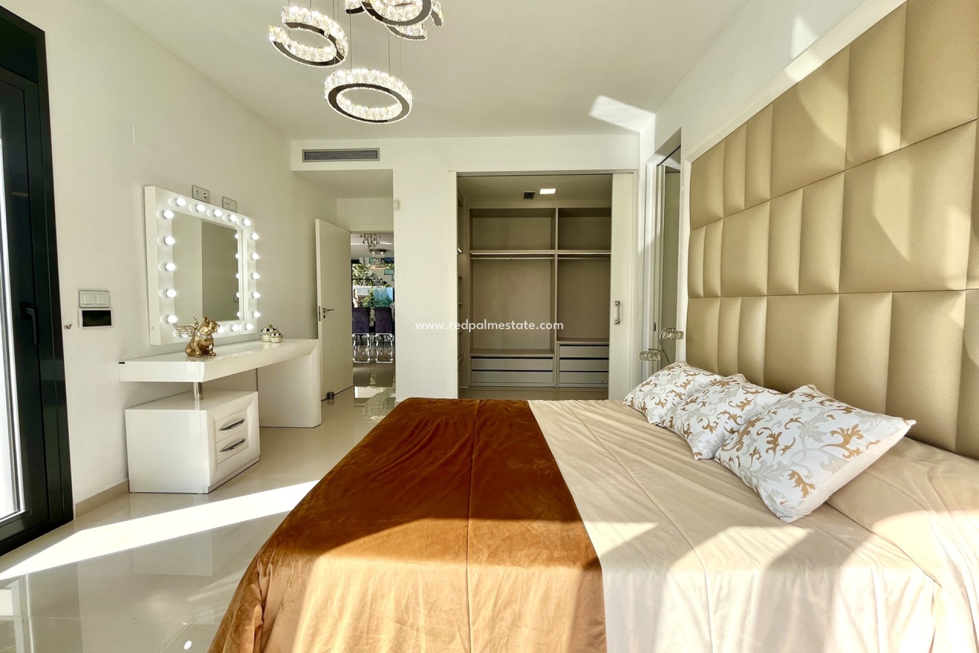 Resale - Villa -
San Miguel de Salinas - Inland