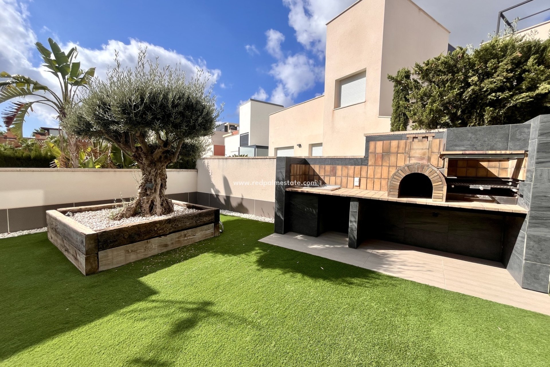 Resale - Villa -
San Miguel de Salinas - Inland