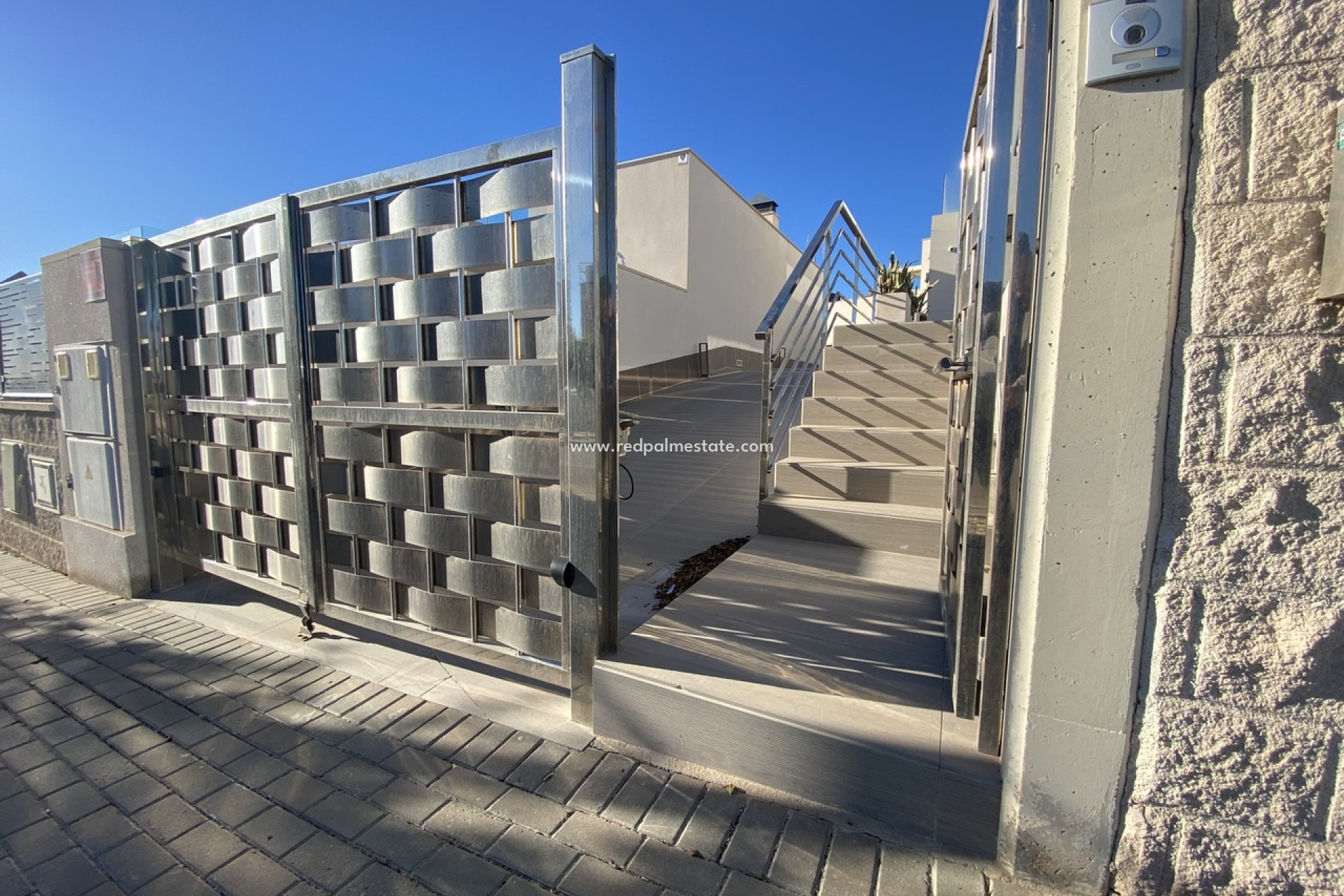 Resale - Villa -
San Miguel de Salinas - Inland