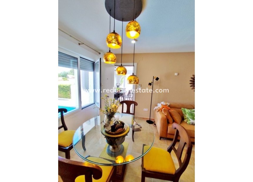 Resale - Villa -
San Miguel de Salinas - Inland