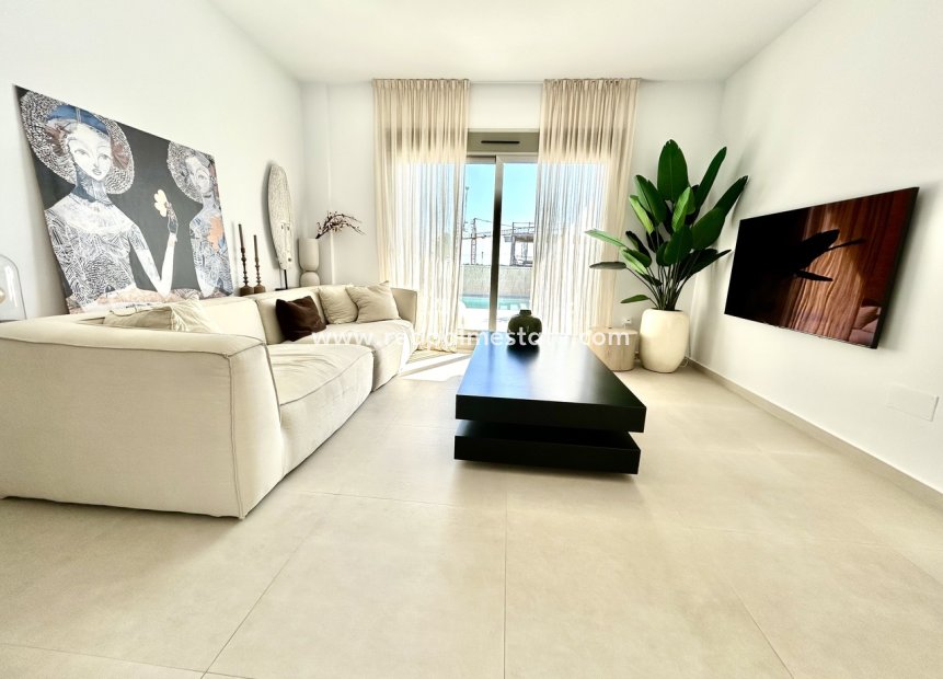 Resale - Villa -
San Miguel de Salinas - Inland