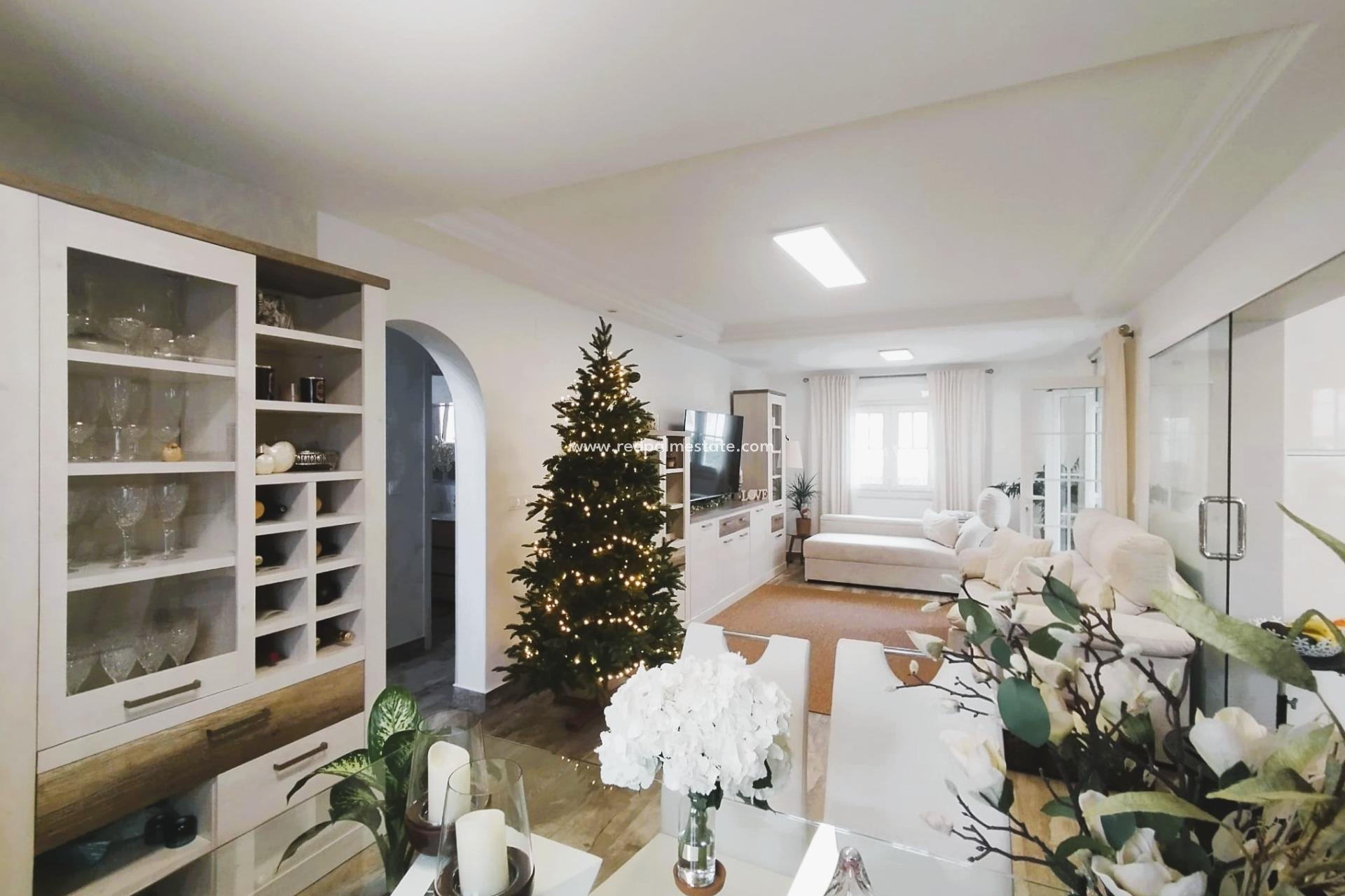 Resale - Villa -
San Miguel de Salinas - Inland