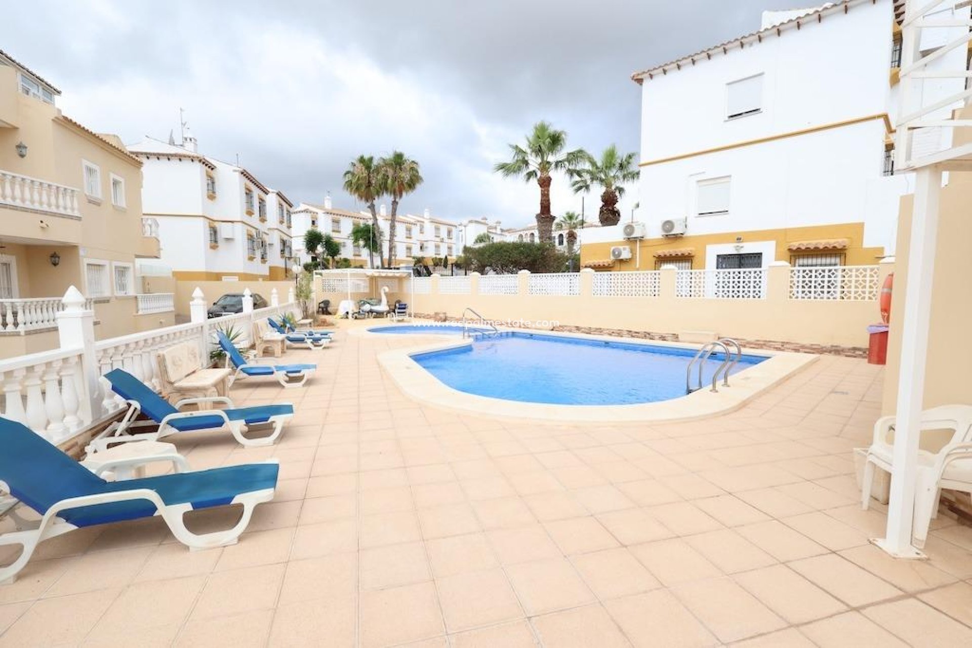 Resale - Villa -
San Miguel de Salinas - Las Filipinas